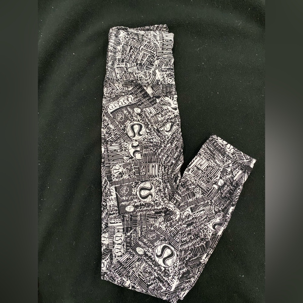 Black and White Lululemon Leggings